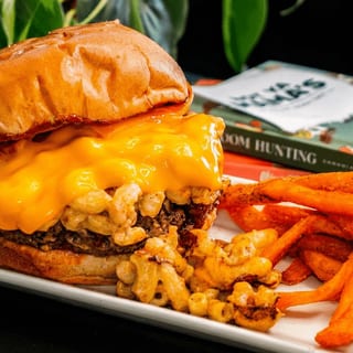 BBQ Mac and Cheese Burger
